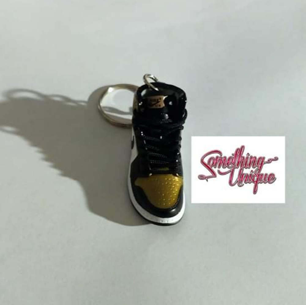 Shoe Keychain - Picture 3 of 3
